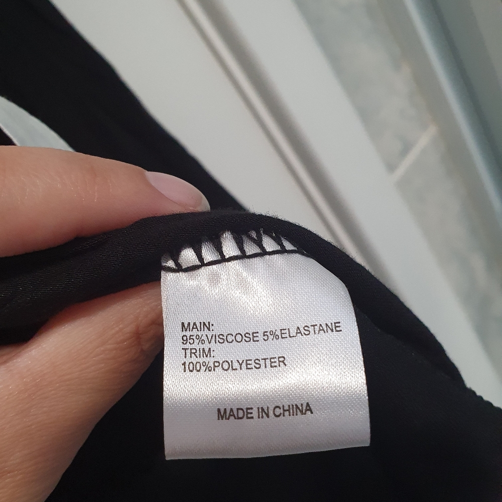 Jane Lameron size M black viscose cover-up with white lace/trim and front tie - Picture 4 of 5